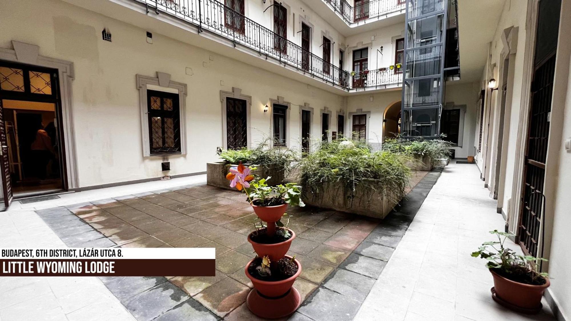 Little Americas Wyoming Lodge Apartment Budapest Exterior photo